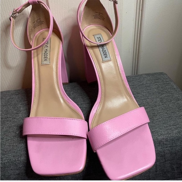 Steve Madden pink heels - Picture 5 of 5